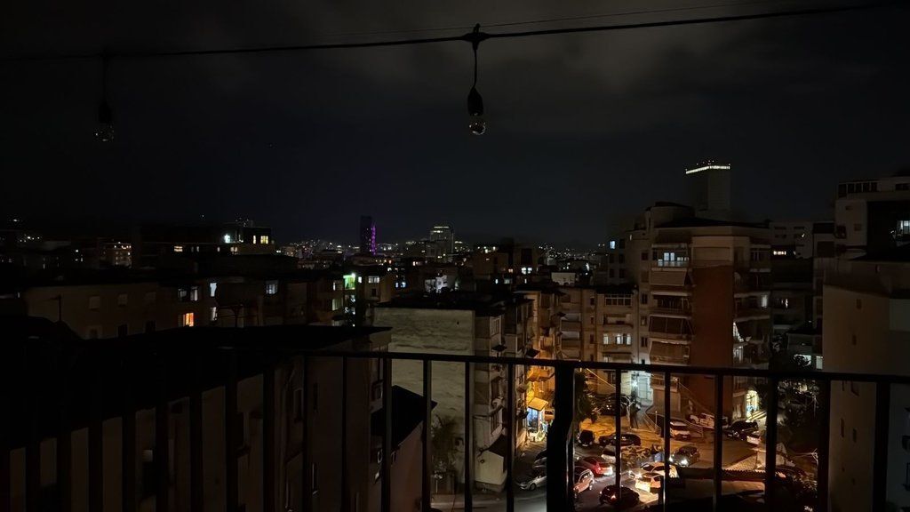 Penthouse me verandë 2+1 Për Shitje/Këmbim në Ali Demi, Tiranë - 440,000€ | 125 m²
