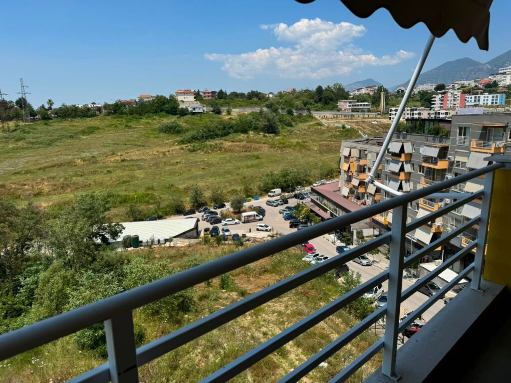 Appartamento 1+1, Shkoze!
