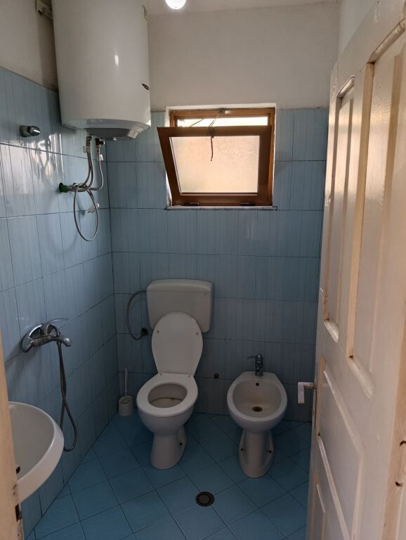 Affitto | Shtëpi private 1 + 1 | Rruga Njazi Meka | 350 €/mese