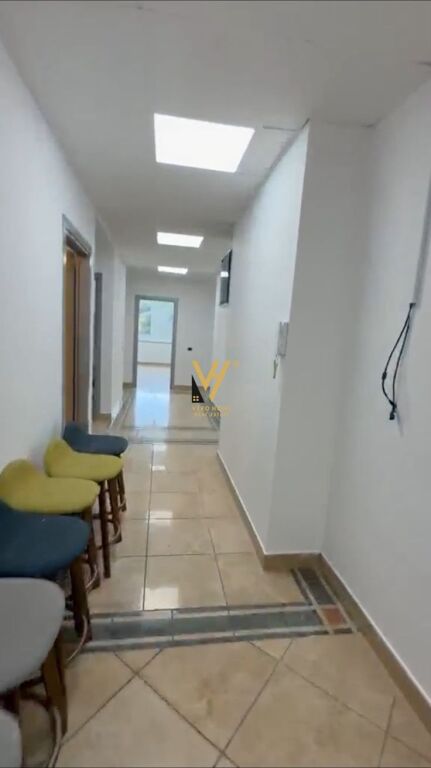 UFFICIO 330 M2 IN AFFITTO A BLLOK 4.000 EURO