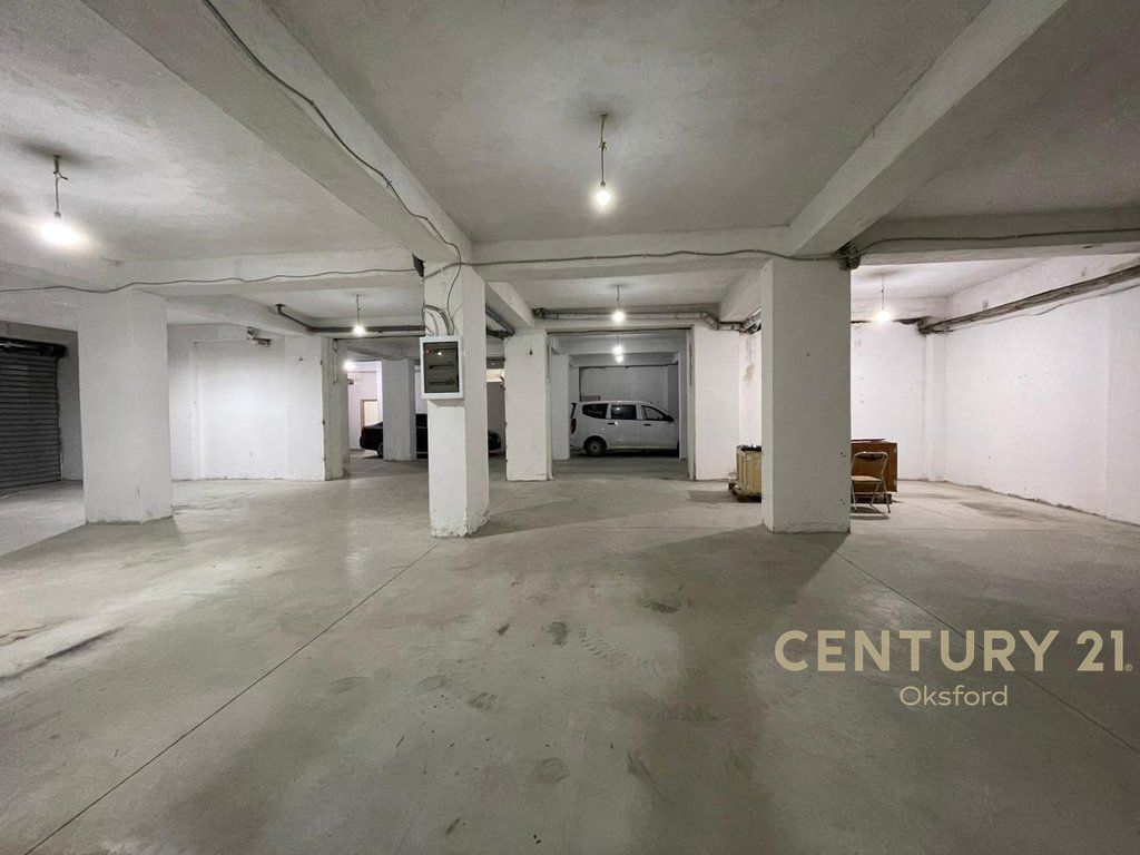 OCCASION, 414M2 PARKING AREA FOR SALE IN FRESK