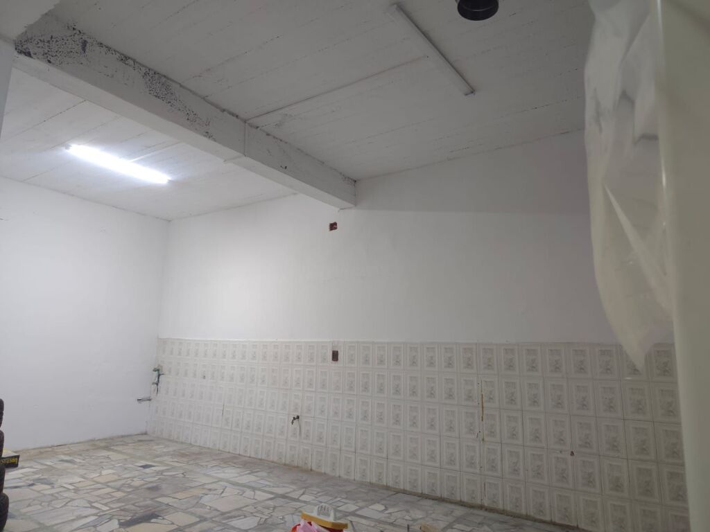 Warehouse for rent in Kombinat !