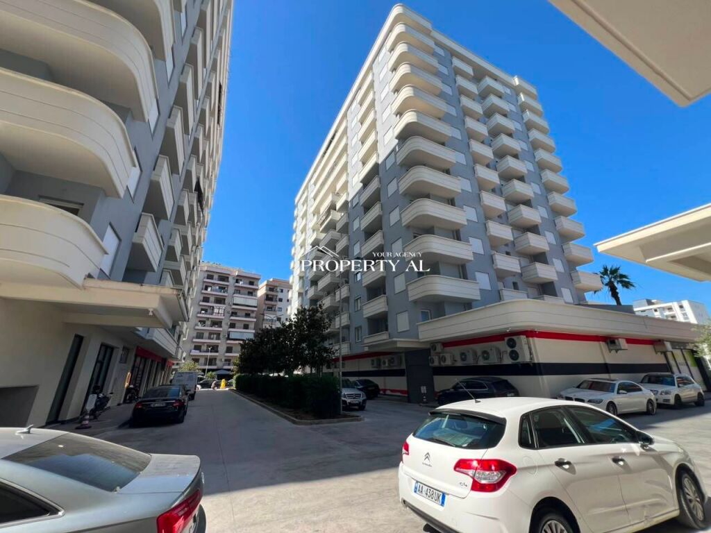 Apartament 1+1 për Shitje në Vlorë – Pamje e Hapur nga Ishulli i Sazanit