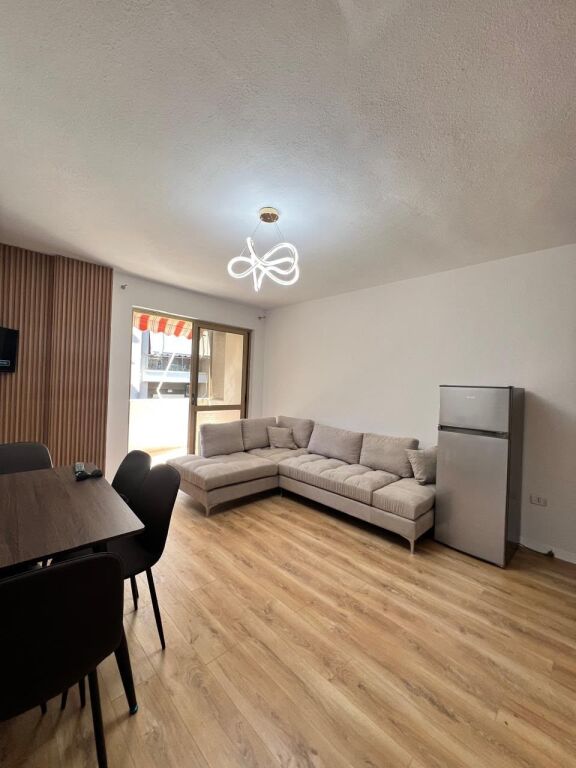 Super Apartament 1+1 për Shitje në Golem