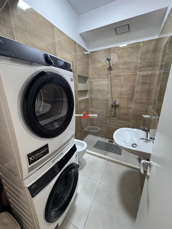 Three Bedroom Apartment with Two Tualets for rent in Tirana Garden Building (ID 4231485)