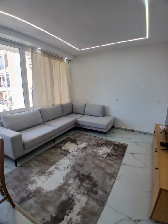 🏡 **SHITET APARTAMENT 1+1 PRANË BASHKISË** ✨