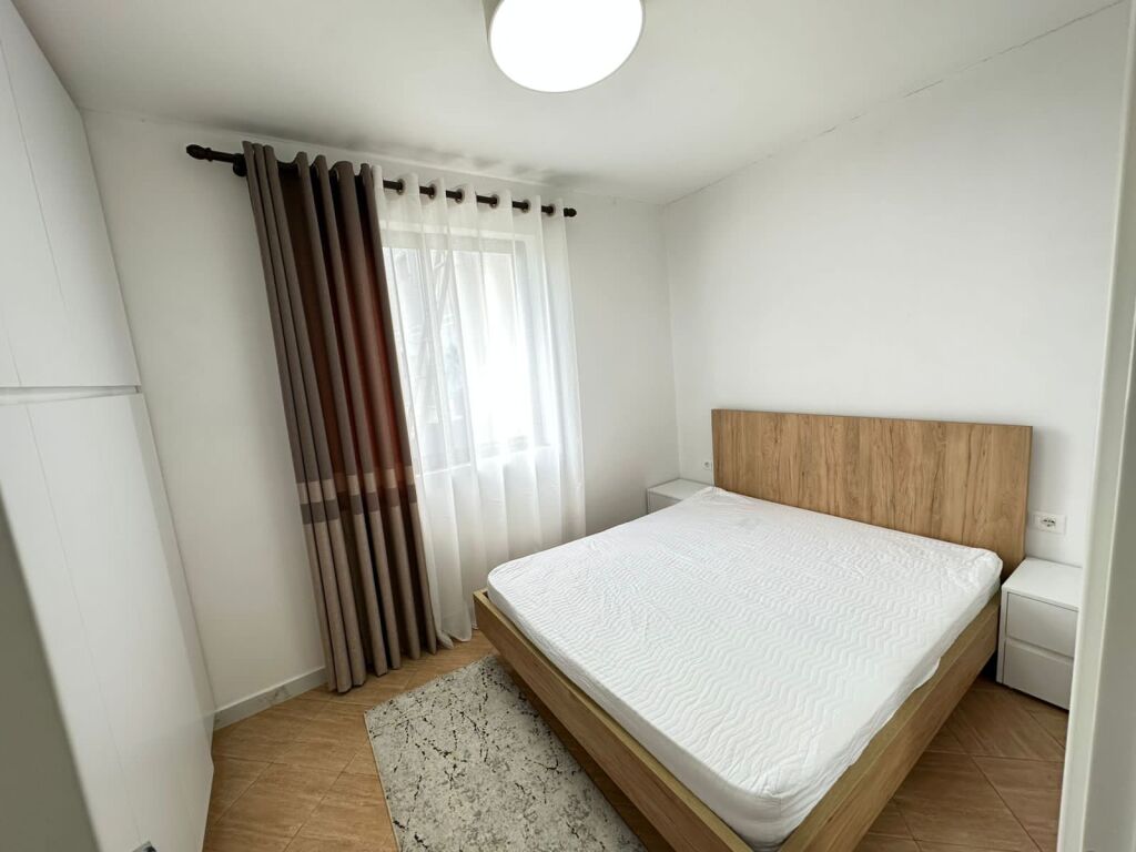 Qera , Apartament 1+1  Pjese vile kati 1  Cmimi 40000 leke  Tek jordan Misja