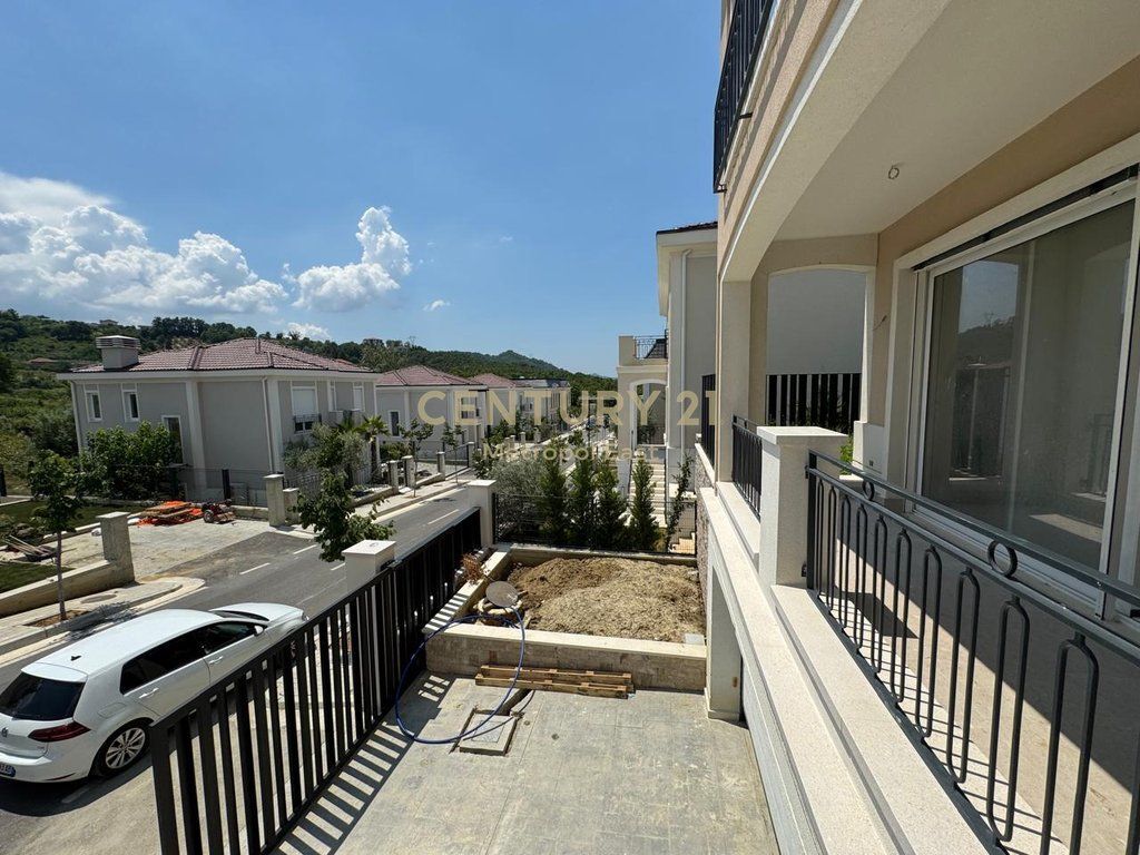 Luxury Villa with Pool for Rent in Collina Verde – Elegance, Privacy and Comfort