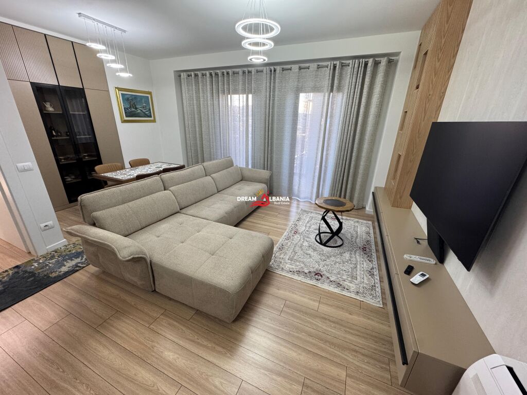 Three Bedroom Apartment with Two Tualets for rent in Tirana Garden Building (ID 4231485)