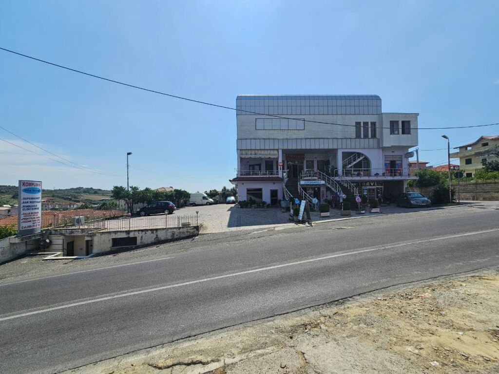 🏢 IMMOBILE COMMERCIALE IN VENDITA – STRADA DEL GOLFO DI LALËZ