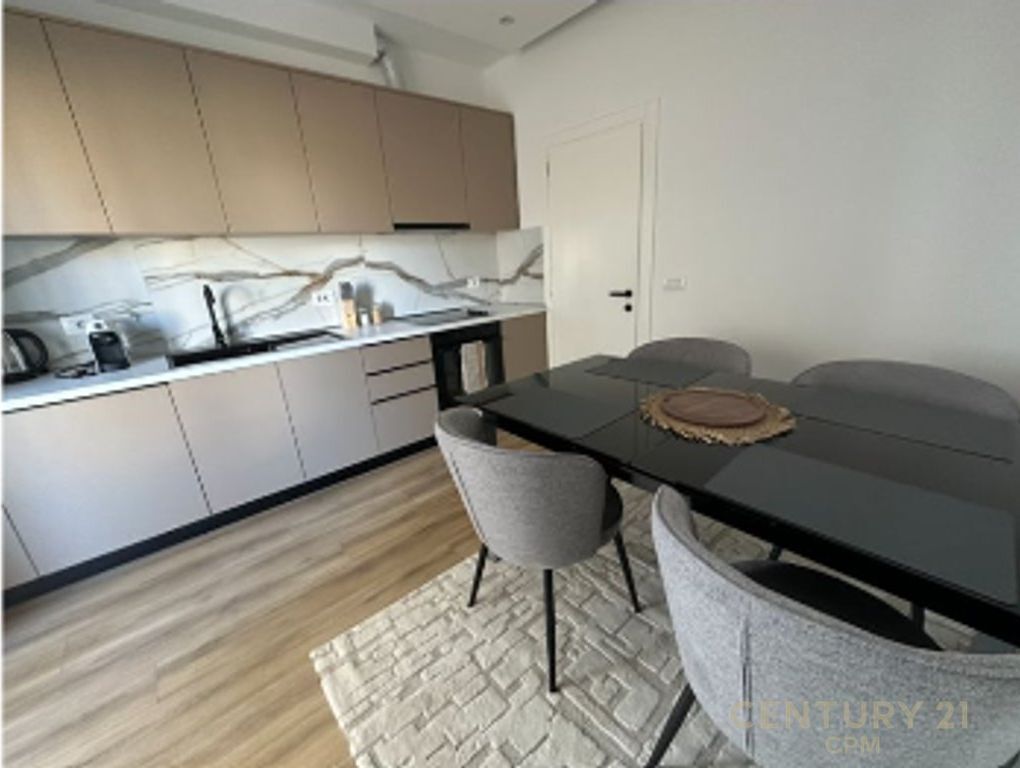 Apartament 2+1 Me Qira Tek Kafe Flora