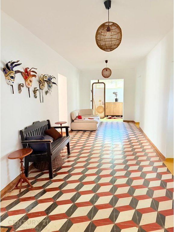 Villa In Affitto a Bërzhitë, Tirana