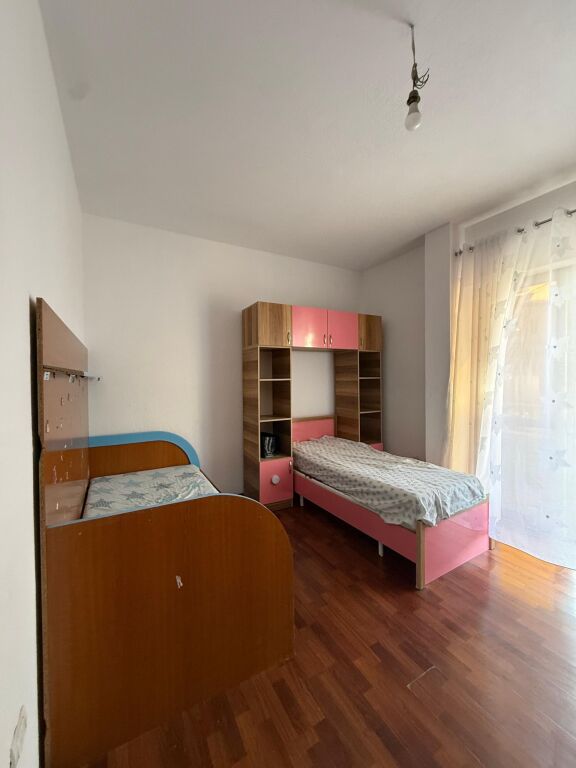 Rent | Shtëpi private 2 + 1+2 | Rruga 5 Maji | 500 €/month