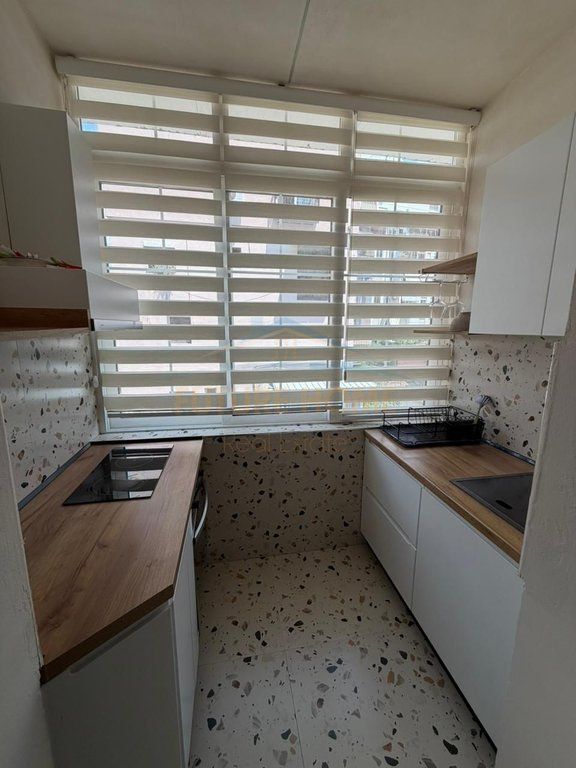 Rent, Apartment 2+1, Barricades Street, Tirana.