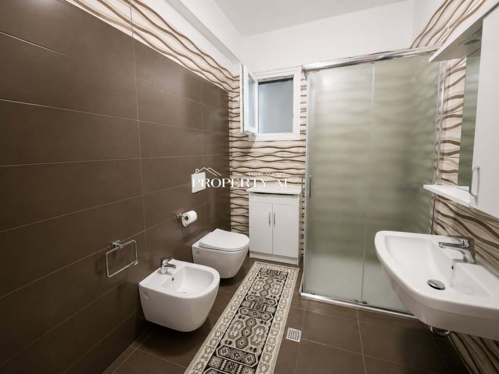 Apartament 1+1 për Shitje në Vlorë – Pamje e Hapur nga Ishulli i Sazanit