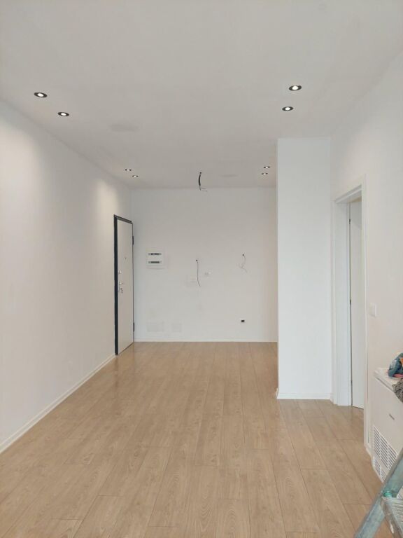 Ufficio in Affitto 1+1 presso il Complesso Tirana Garden Building (ID BZ2999) Tirana