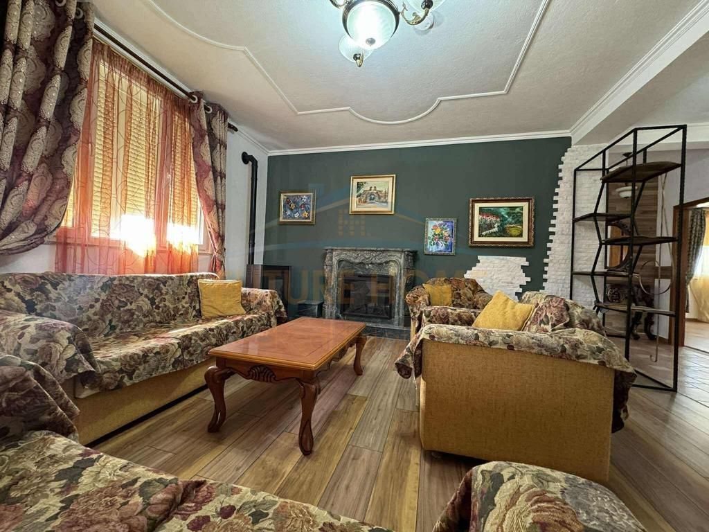 Rent, 3-Storey Villa, Farke.