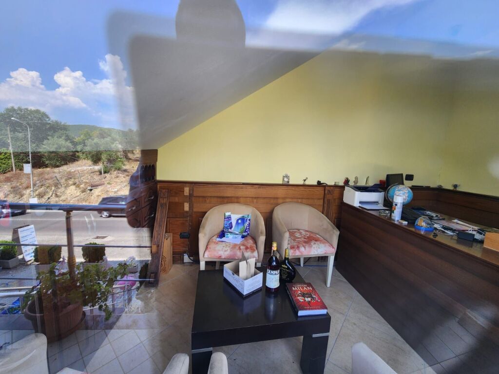 🏢 IMMOBILE COMMERCIALE IN VENDITA – STRADA DEL GOLFO DI LALËZ