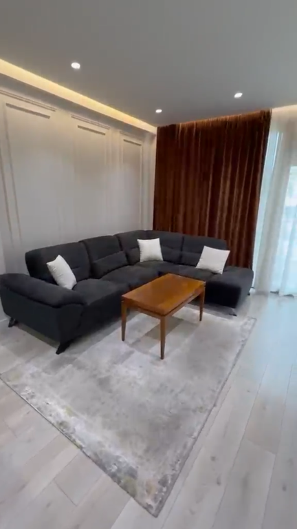 Apartment 1+1, Astir!