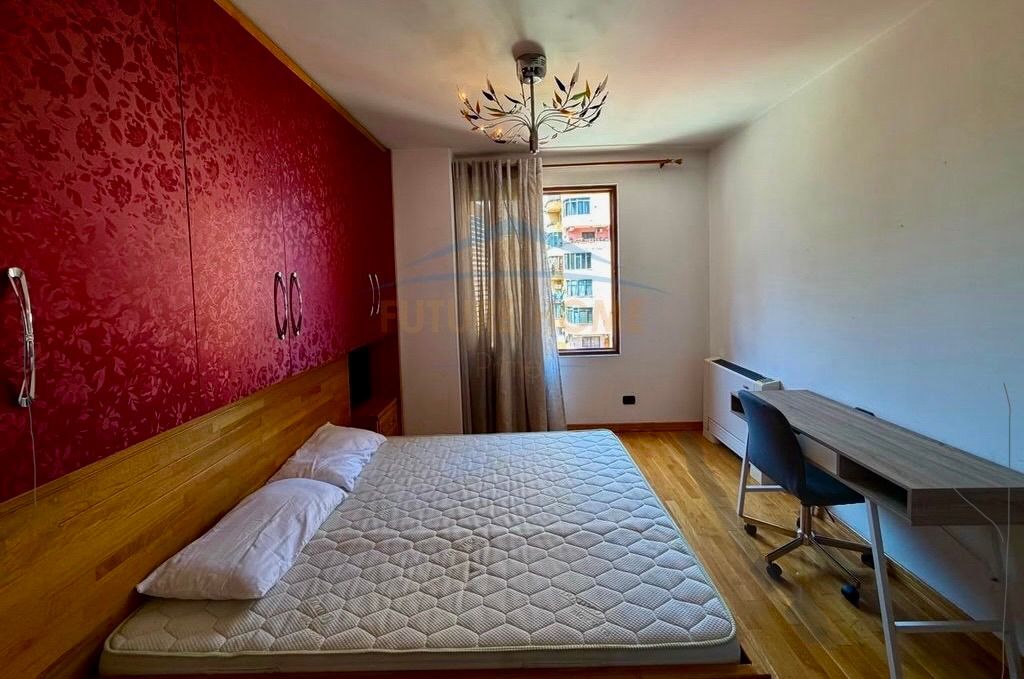For sale, Apartment 2+1+Garage, 21 Dhjetori, Tirana