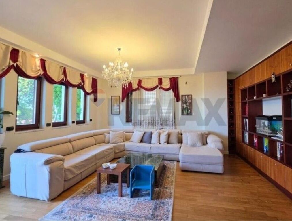 Attico - In Vendita - Via Rrapo Hekali, Tirana(ID: 530191006-1213)