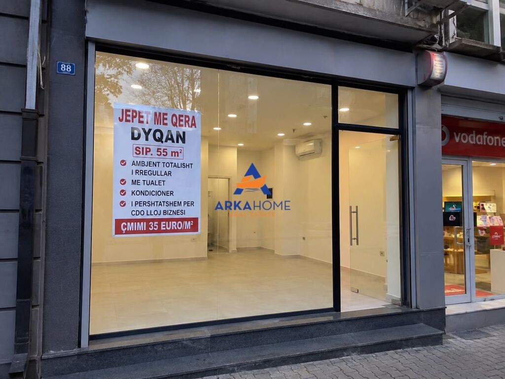 JEPET DYQAN ME QERA 55M2 "MYSLYM SHYRI" 1750 EURO