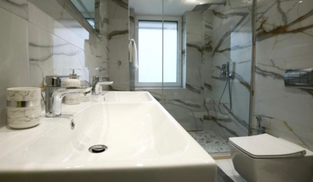 Apartment 2+1 for Rent – Center of Tirana (Near Lebon)
