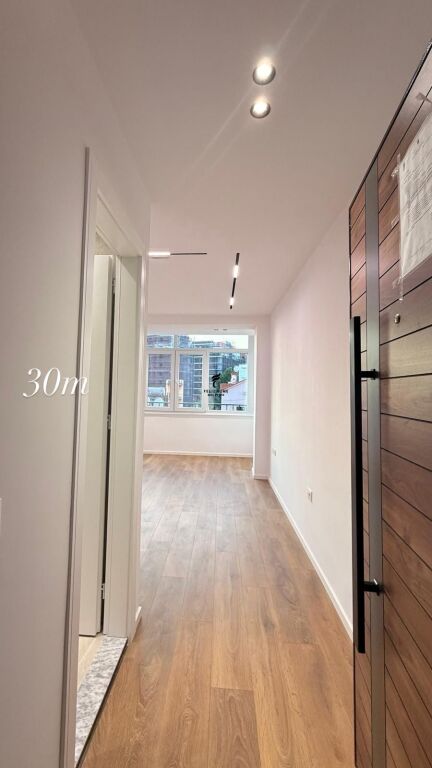 MONOLOCALE IN VENDITA 30 M2 21 DHJETORI 115.000 EURO FH-81141