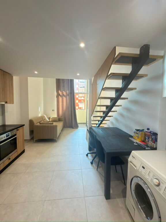 Jepet me qira duplex tek Golden Park 3