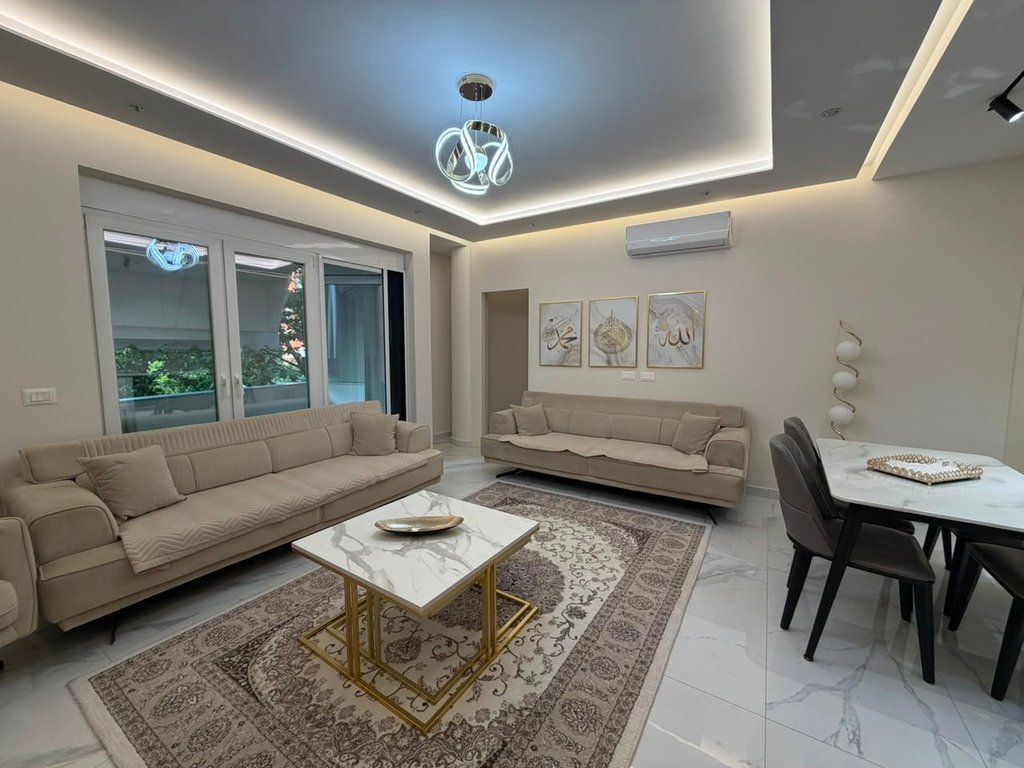 Qera, Apartament 2+1, Pallati me Shigjeta, Tirane 850 €