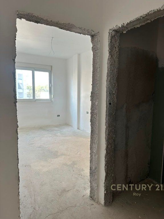 Qerret! Apartament 1+1 Për Shitje 100 metra nga deti!!
