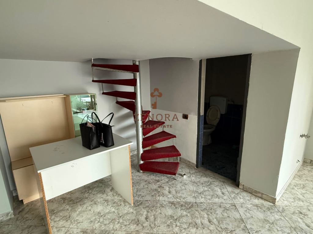 OCCASION Shop for sale in the 5 Maji Area, Tirana (G4111TR)