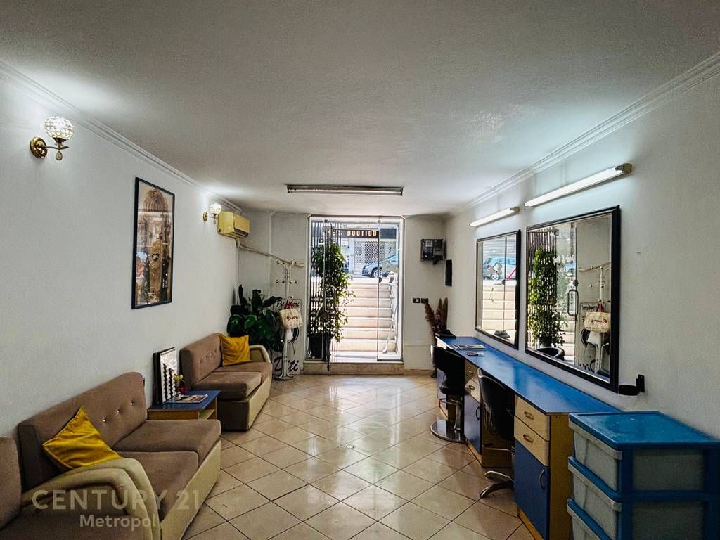 Commercial space for rent 31 m² at Rruga e Barrikadave