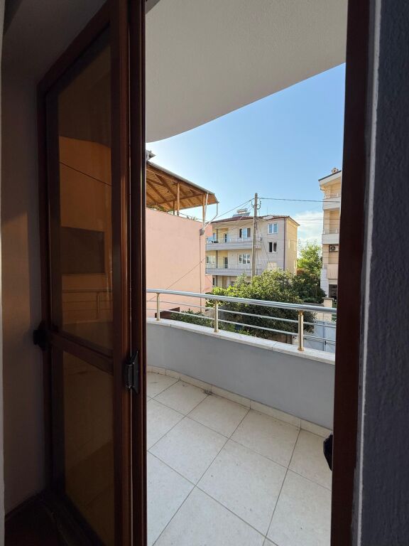 Rent | Shtëpi private 2 + 1+2 | Rruga 5 Maji | 500 €/month