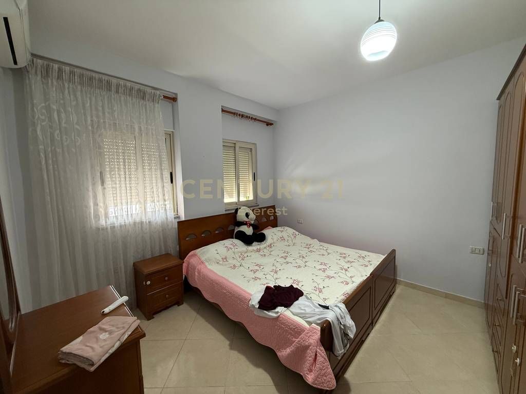 5 MAJI, APARTAMENT 2+1 PER QIRA