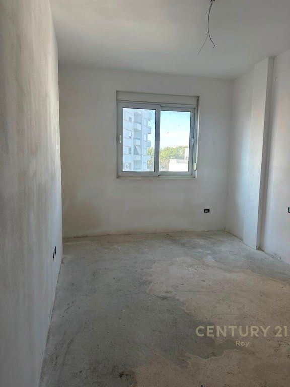Qerret! Apartament 1+1 Për Shitje 100 metra nga deti!!