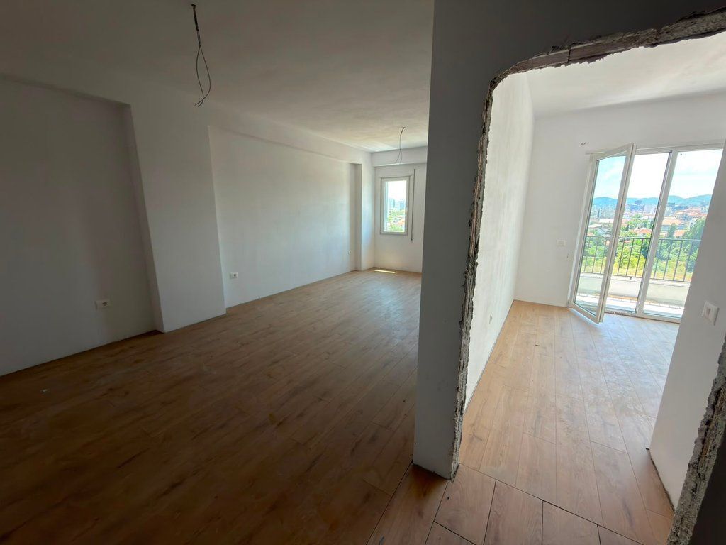 Paskuqan, shesim apartament 1+1 në pozicion strategjik 105,000 €