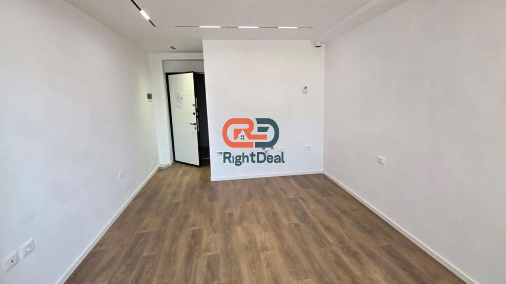 A 21 Dhjetori, Monolocale in Vendita, Opportunità Ideale di Investimento e Abitazione !!