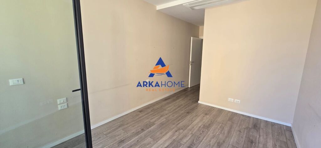SPACE FOR RENT 102M2 "REZIDENCA LAKE VIEW" 1500 EURO