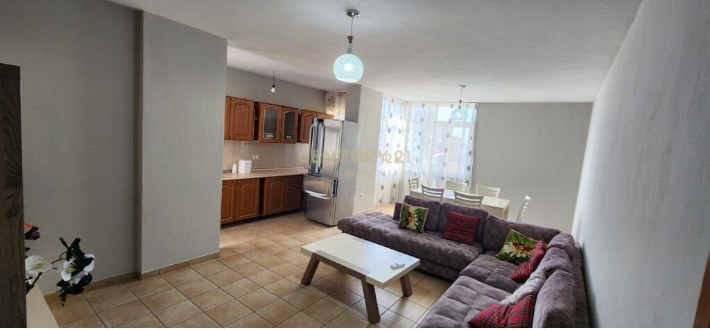 🏡 Jepet me qera apartament 2+1+2 në Rrugën Fortuzi, Tiranë!! 750 € /Muaj