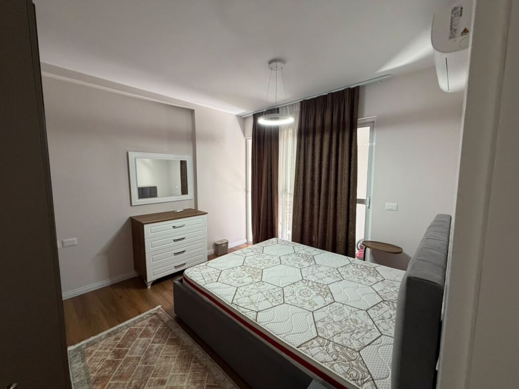 Apartament 2+1 me qira Rruga e Barrikadave