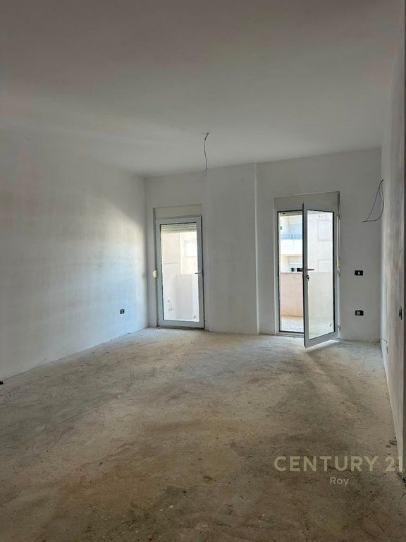 Qerret! Apartament 1+1 Për Shitje 100 metra nga deti!!