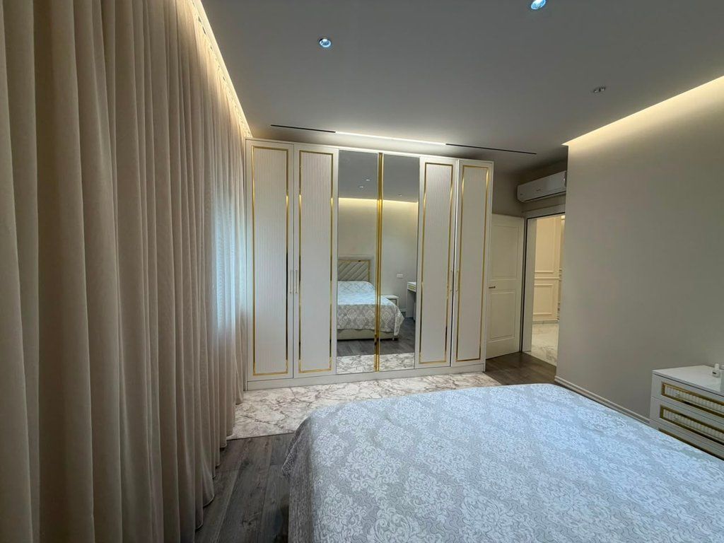 Qera, Apartament 2+1, Pallati me Shigjeta, Tirane 850 €