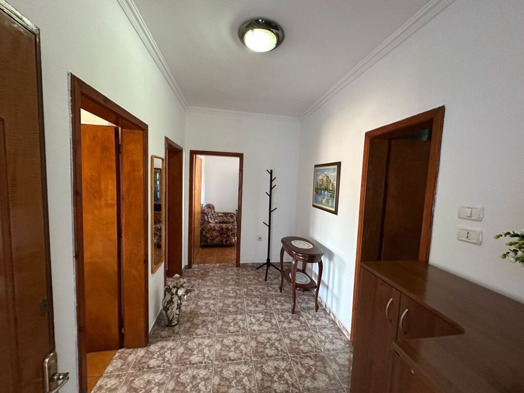 Apartament 2+1, Pazari Ri!