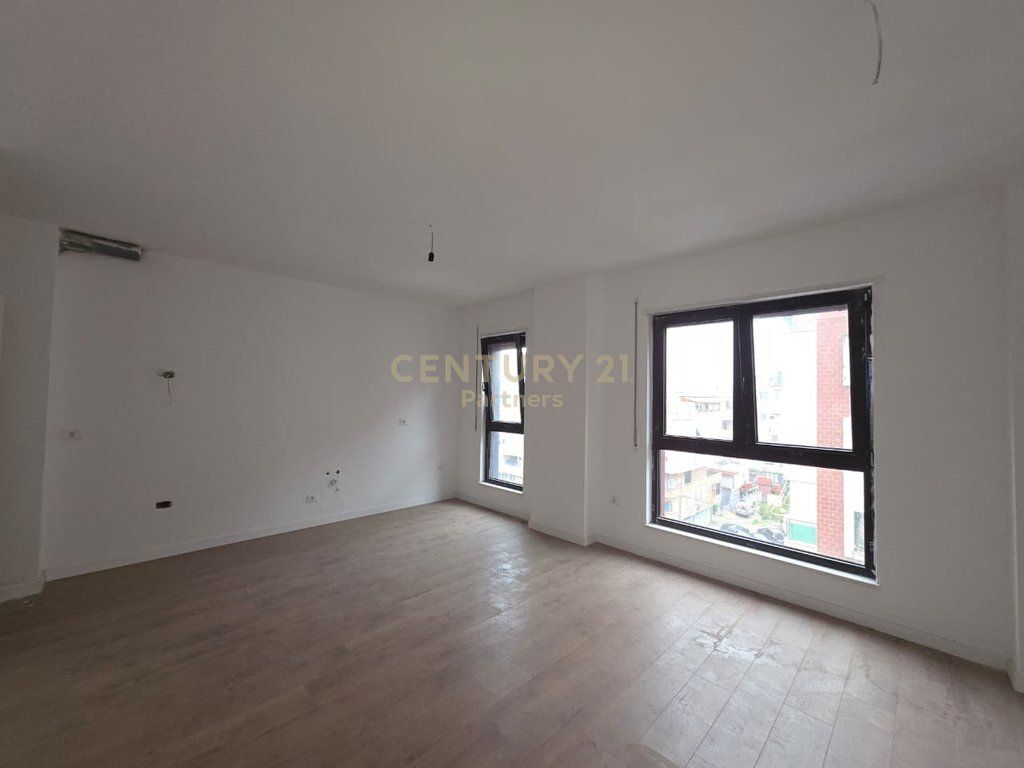 OCCASION - SELLING APARTMENT 2+1+2 – PARIS COMMUNE NEAR BAR "OSLO"
