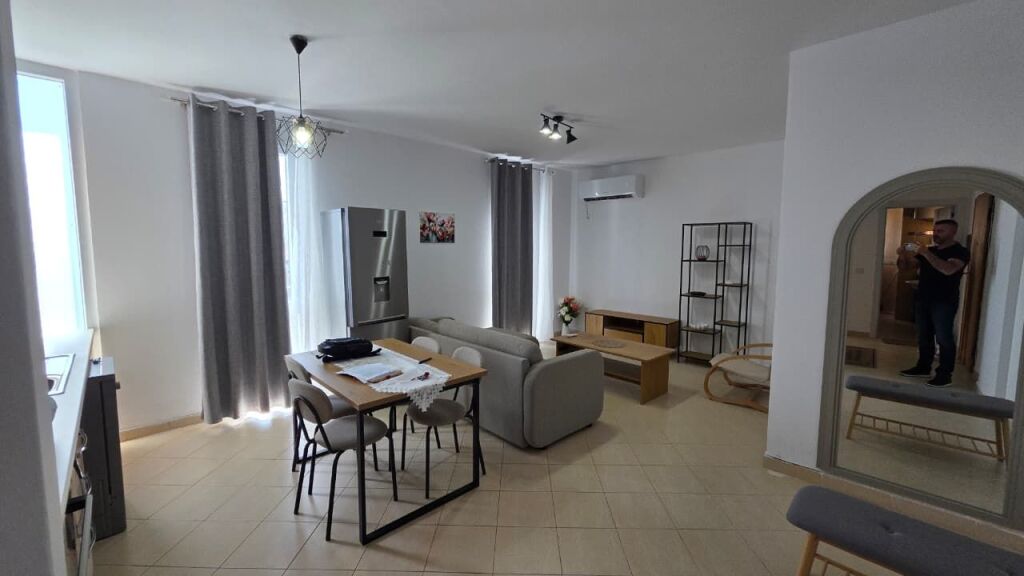apartament me qira ne Komune