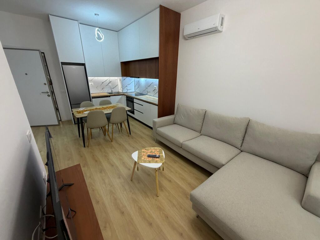 Super apartment 1+1 for rent, 350 thousand lek, Kadiu Ali Dem residence