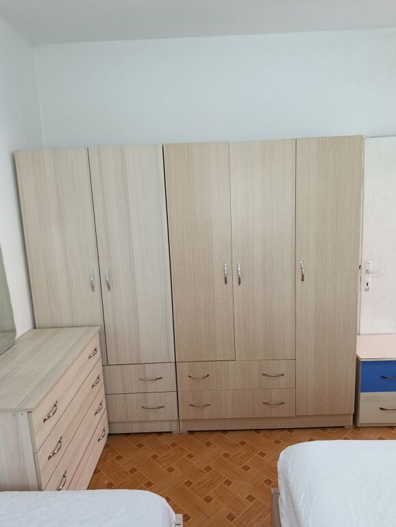 Affitto | Shtëpi private 1 + 1 | Rruga Njazi Meka | 350 €/mese