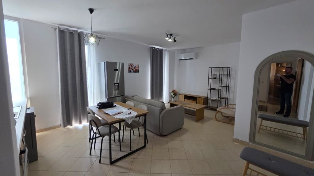 apartament me qira ne Komune