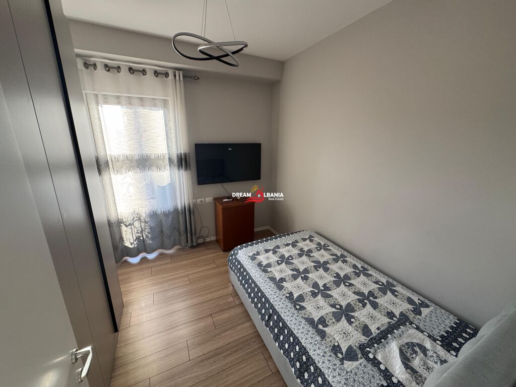 Three Bedroom Apartment with Two Tualets for rent in Tirana Garden Building (ID 4231485)